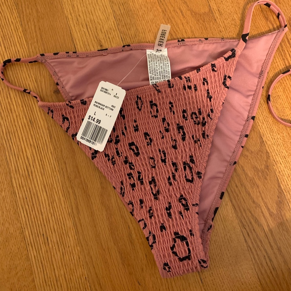 Mauve cheetah string bikini bottoms